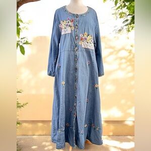 Last chance…Papy Boez Denim Dress Embroidered Flowers Cottagecore Medium Large
